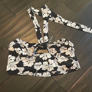 Medium Motel Rocks vacation black and white jalva top